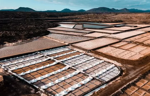 Salt evaporation pond on Caanry Island / Salzverdampfungsteich auf Kanarischer Insel