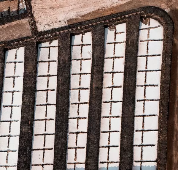 Salt production facility of Laguna de Janubio from above / Salzproduktion von Laguna de Janubio von oben