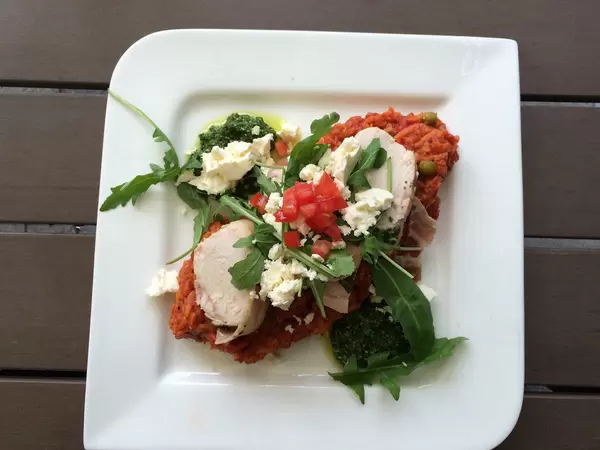 Saltimbocca:Hähnchen mit Tomatenreis.