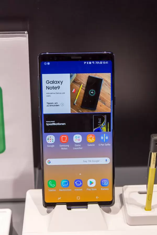 Samsung Galaxy Note 9 displayed at Gamescom 2018