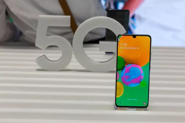 Samsung Handy A90 mit 5G,  KI Kamerafunktionen und Auto-Cam-Stabilisator