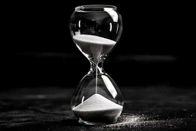Sanduhr: Symbol für Zeit und Vergänglichkeit