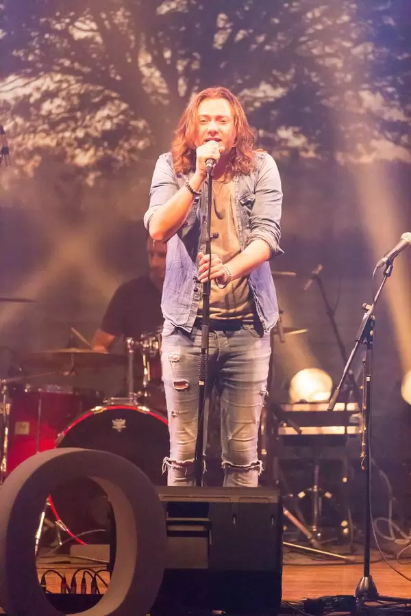 Sänger von Lone Road Station & Laserforum - TEDxVenlo 2017