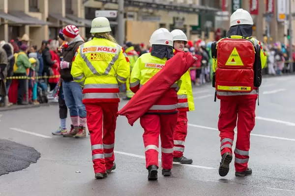 Sanitäter vom Arbeiter-Samariter-Bund - Kölner Karneval 2018