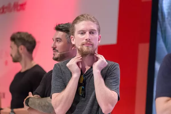 Sarazars Bart als Wetteinsatz