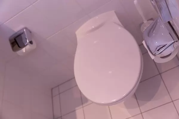 Saubere Toilette in einem Restaurant