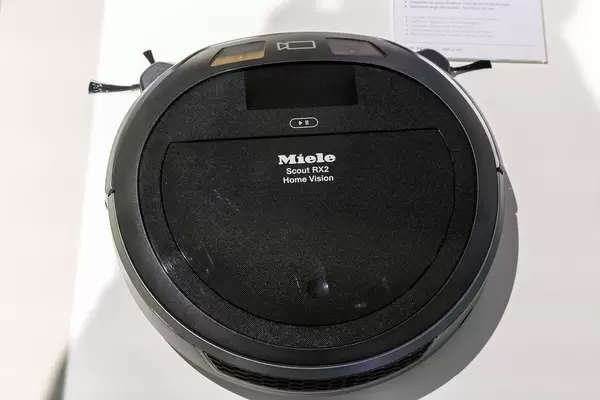 Saugroboter: Miele Scout RX2 Home Vision mit App-Steuerung und Smartnavigation