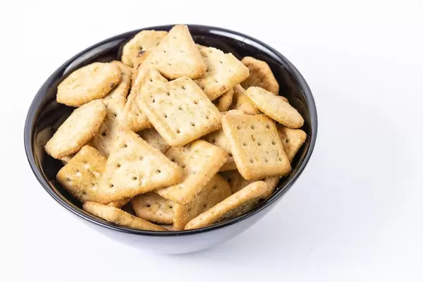 Saulty Snacks served in the bowl (Flip 2019)