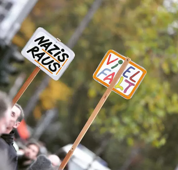 Say no to racism. Say yes to cultural diversity. #refugeeswelcome #nazisraus #berlikte #thisiscologne #koellelive #nopegida