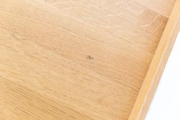 Schäden im Parkettboden