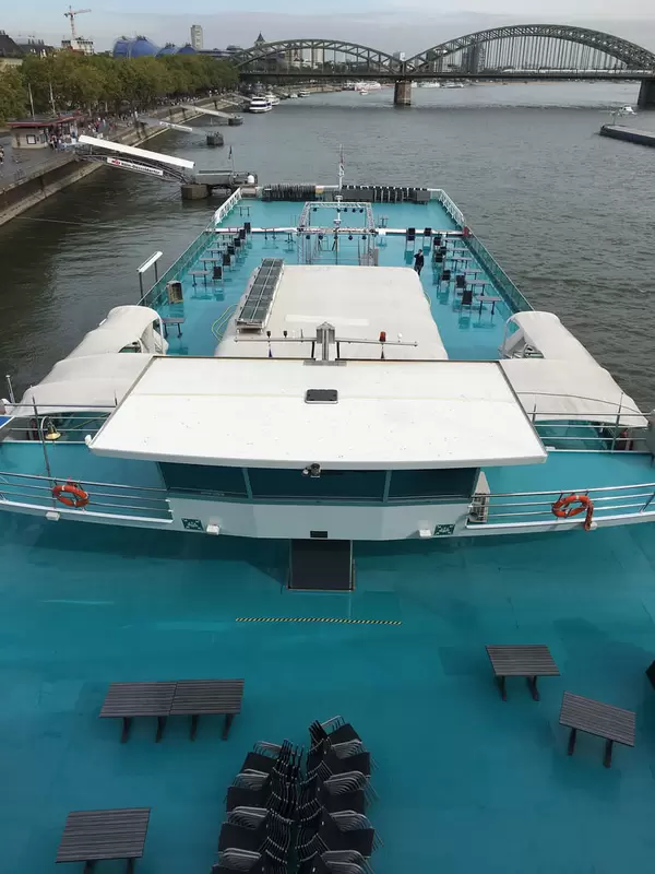 Schiffsdeck Köln-Düsseldorfer am Rhein