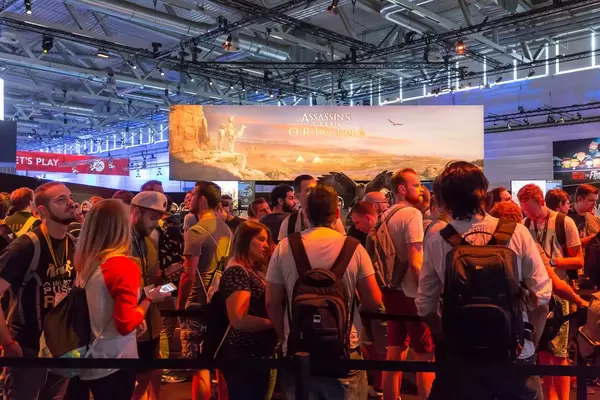 Schlange vor der Assassin's Creed Origins Gaming-Ecke - Gamescom 2017, Cologne