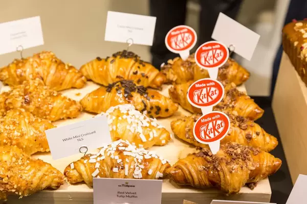 Schoko-Croissants mit KitKat von Nestlé