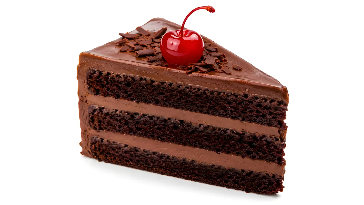 Schokoladenkuchen mit Kirsche und Ganache-Glasur