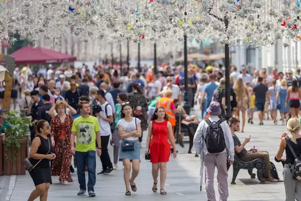 Schön dekorierte Nikolskaja-Straße während der Fußball-WM