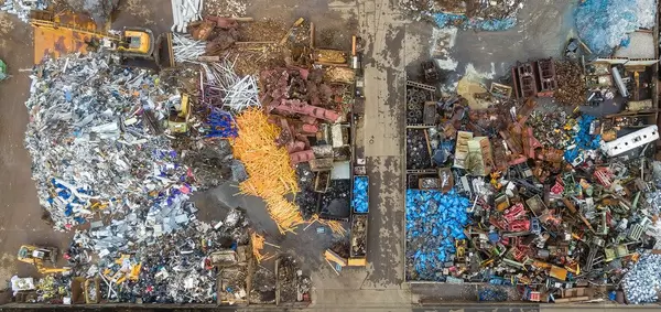 Schrottplatz von oben