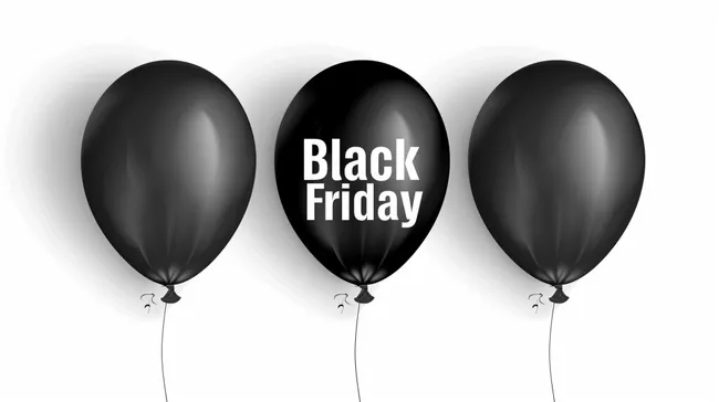 Schwarze Ballons mit dem Schriftzug Black Friday
