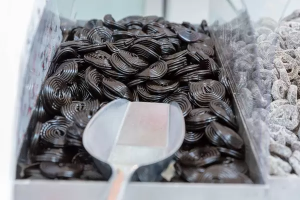 Schwarze Lakritz in Spiralenform - Boot Düsseldorf 2018