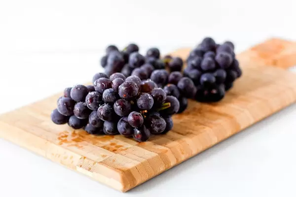 Schwarze Weintrauben