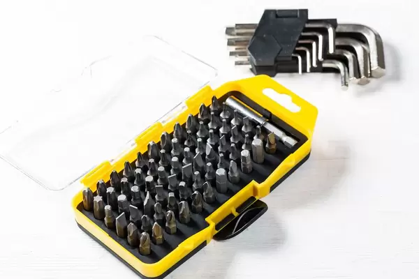 Screwdriver heads of different shapes and sizes
