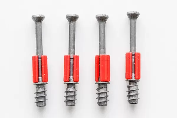 Screws fixing for connecting chipboard panels