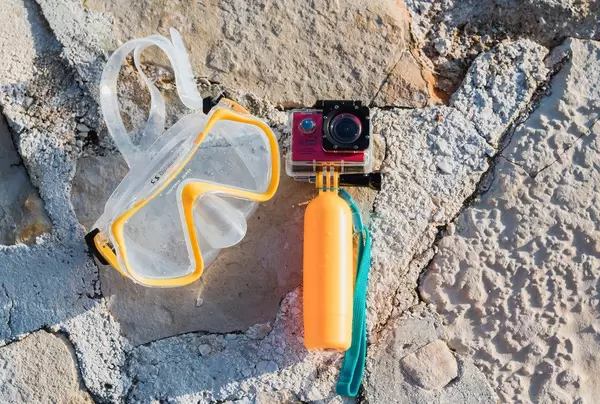 Scuba diving mask and a camera