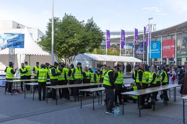 Security at the entrance - Gamescom 2017, Cologne