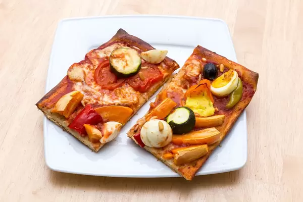 Selbstgemachte Gemüsepizza