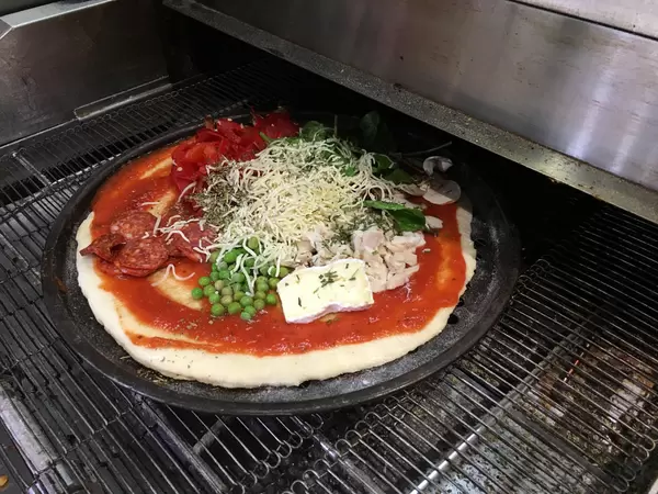 Selbstgemachte Pizza / Self made pizza