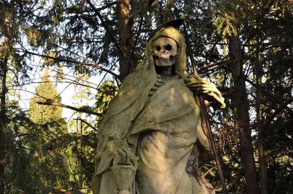 Sensenmann am Friedhof Melaten, Köln