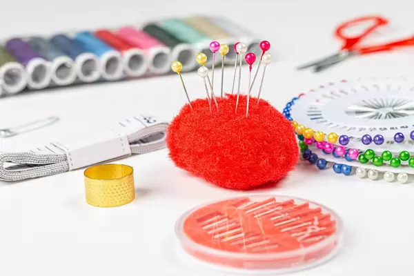 Set of devices for sewing with threads and needles (Flip 2019)