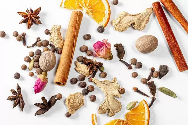Set of spices for mulled wine on a white background (Flip 2019)