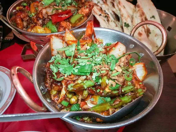 Shabji Garlic Chili - ein sehr scharfes Gericht mit Gemüse, Knoblauch und Chilischoten im Ginti in Köln