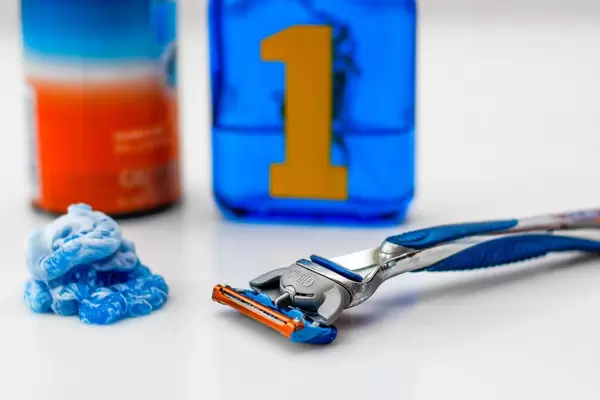 Shaving Kit with Razer, Shaving Cream and After Shave