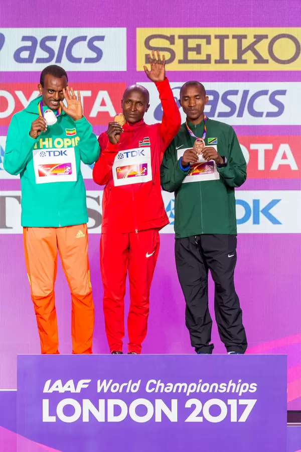 Siegerehrung mit Geoffrey Kipkorir KIRUI, Tamirat TOLA und Alphonce Felix SIMBU