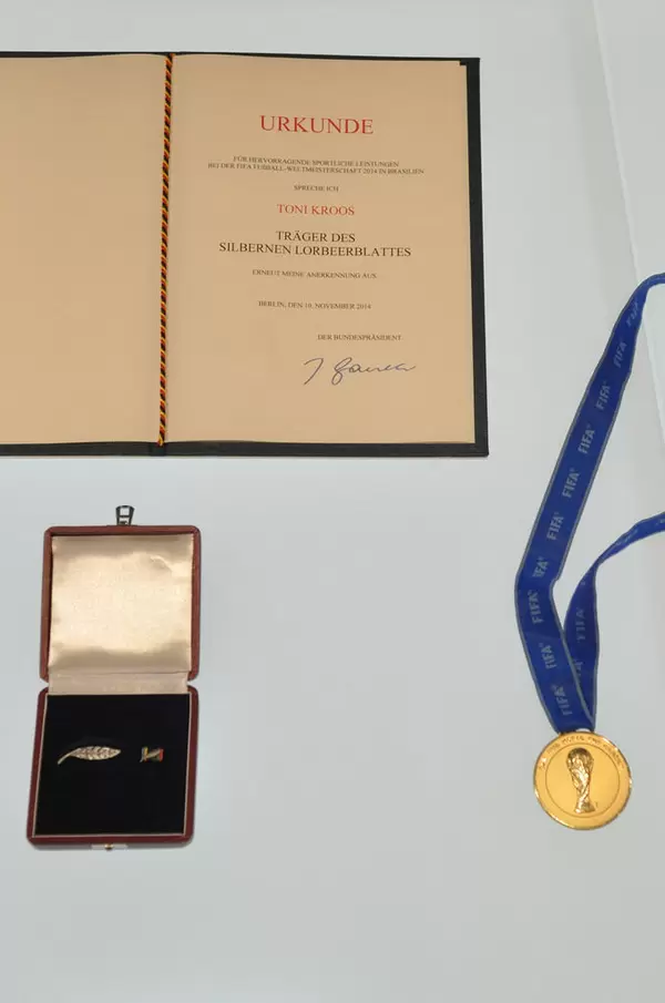 Silbernes Lorbeerblatt und WM-Goldmedaille