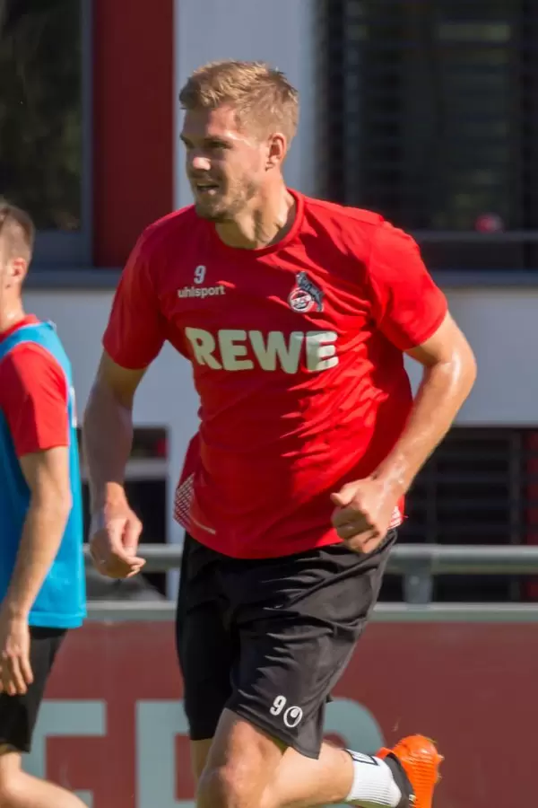 Simon Terodde beim Training am 12.09.2018