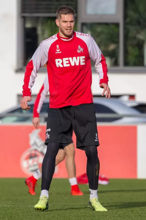 Simon Terodde beim Training am 30.01.2018