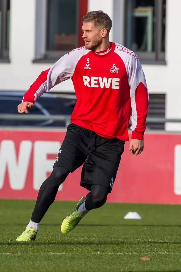 Simon Terodde voll in seinem Element, vom Abstiegskampf keine Spur