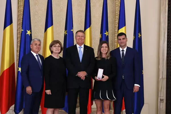 Simona Halep and her family, official photo with Romanian President, Klaus Iohannis