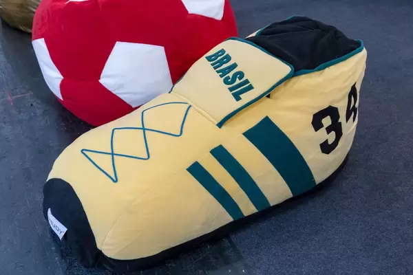 Sitzsack in Form eines Fußballschuhs - IAW Köln 2018