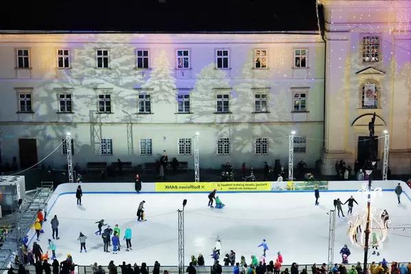 Skate rink view from above, Christmas market (Flip 2019)