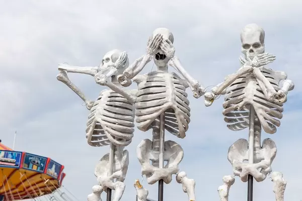 Skelette mimen Affen-Emojis: Nichts hören, nichts sehen, nichts sagen