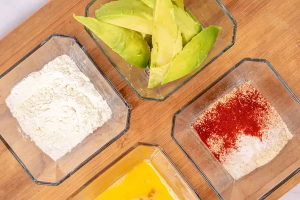 Sliced Avocado with Flour Eggs and Breadcrumbs with Paprika (Flip 2019)