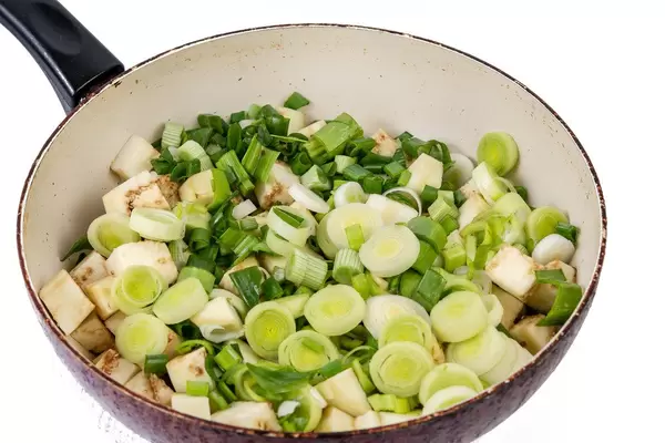 Sliced Eggplant with Leek in the frying pan (Flip 2019)