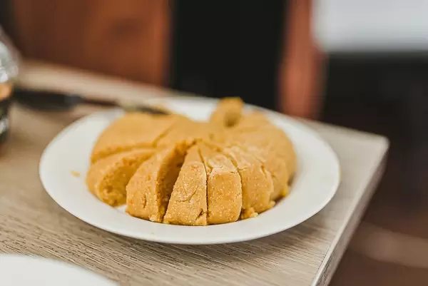 Sliced Pistachio And Nut Halva