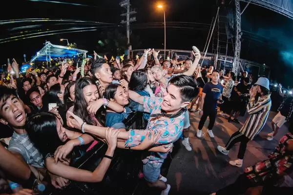 SM Youth performers with the crowd at Dinagyang Music Festival