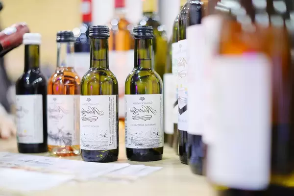 Small wine bottles at GoodWine Wine fair (Flip 2019)