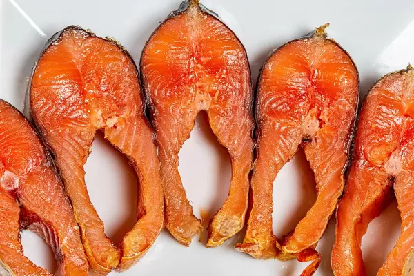 Smoked salmon steaks close up (Flip 2019)