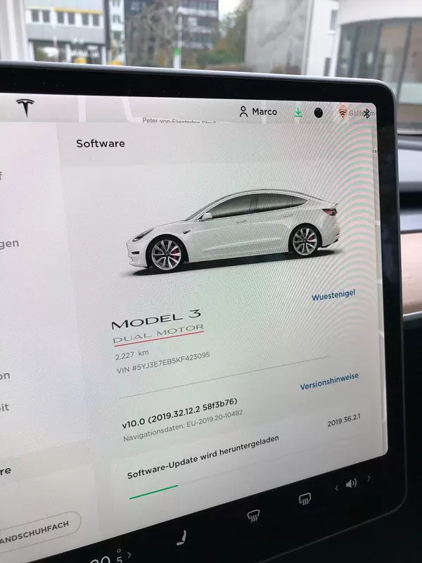 Softwareupdate im Tesla Model 3 mit der v.10.0 (2019.36.2.1)
